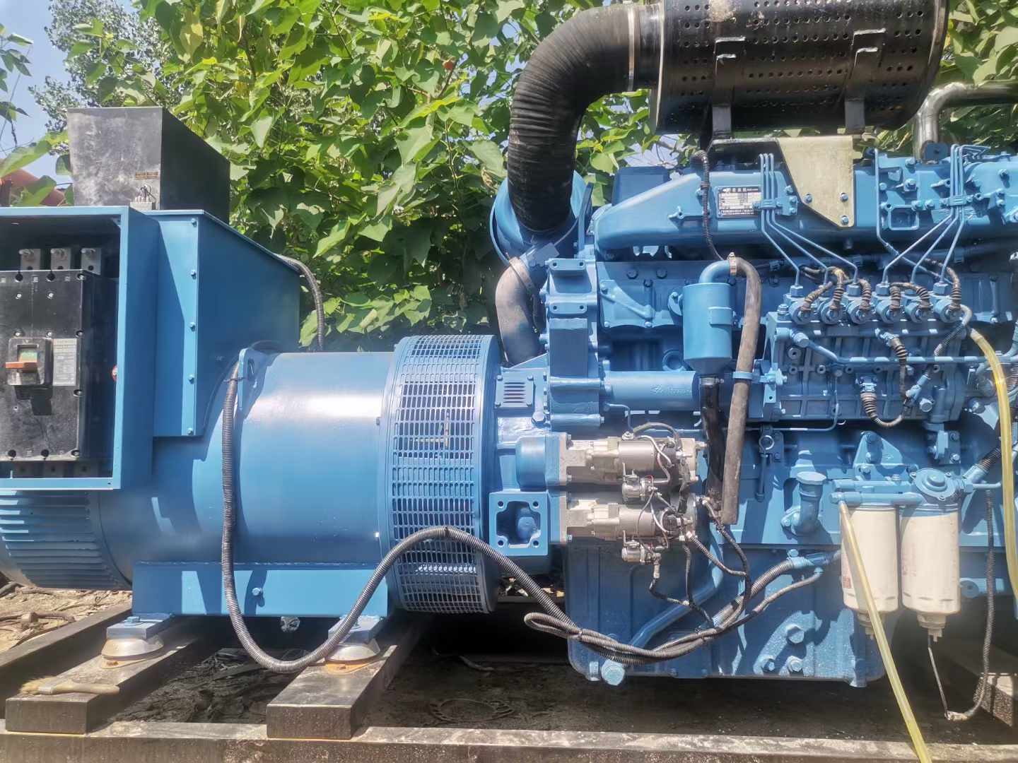 九湖镇详细说明降低 800kW 柴油发电机输出电流波动的方法