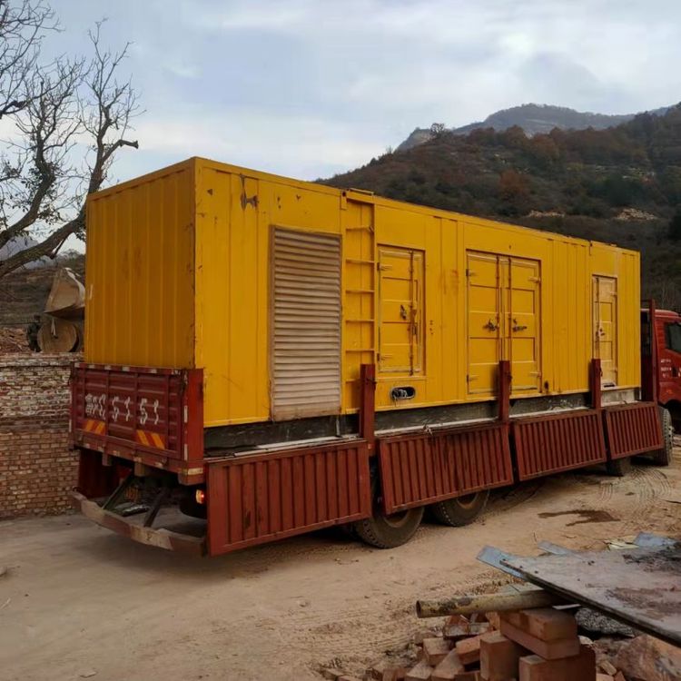 九湖镇200kW 发电机组在带电阻性负载时，输出功率会受到哪些因素的影响？